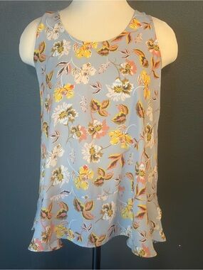 LOFT Light Grey Floral Sleeveless Ruffle-Hem Top Sz Small
